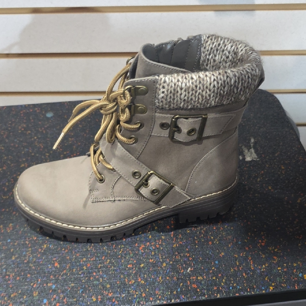 Cliffs by WHITE MOUNTAIN Gray Combat Boots
